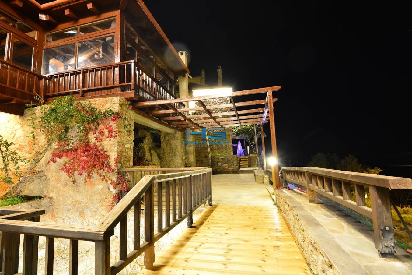 Πωλείται Ξενοδοχείο 3*** Αστέρων στα Τρίκαλα Κορινθίας (21 Δωμάτια)