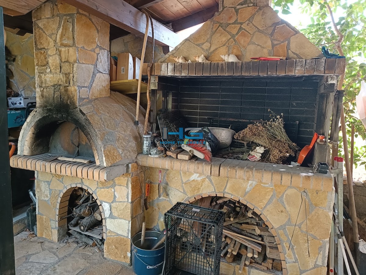 2 Ανεξάρτητες Μεζονέτες 79τ.μ. και 78τ.μ στη Μέση Συνοικία Τρίκαλων – Ξυλόκαστρο Ν. Κορινθίας