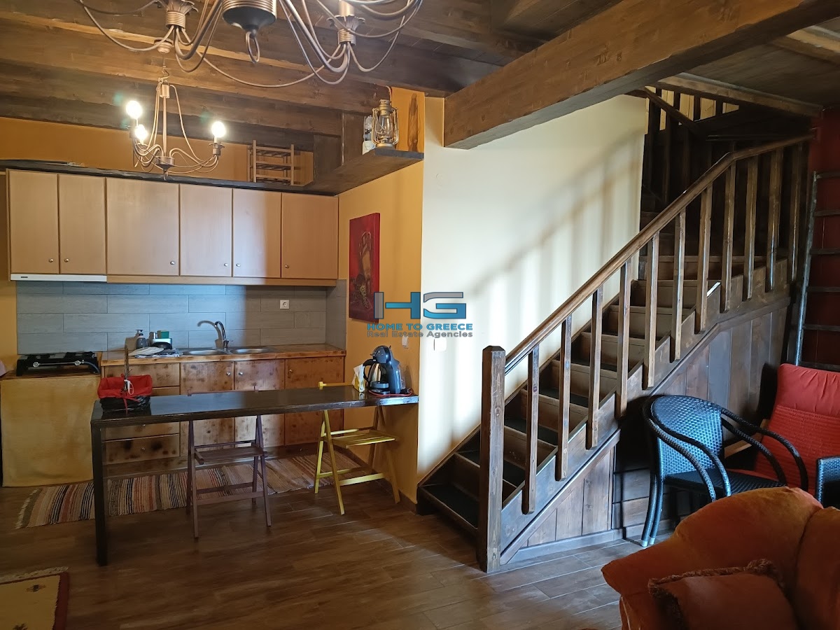 2 Ανεξάρτητες Μεζονέτες 79τ.μ. και 78τ.μ στη Μέση Συνοικία Τρίκαλων – Ξυλόκαστρο Ν. Κορινθίας