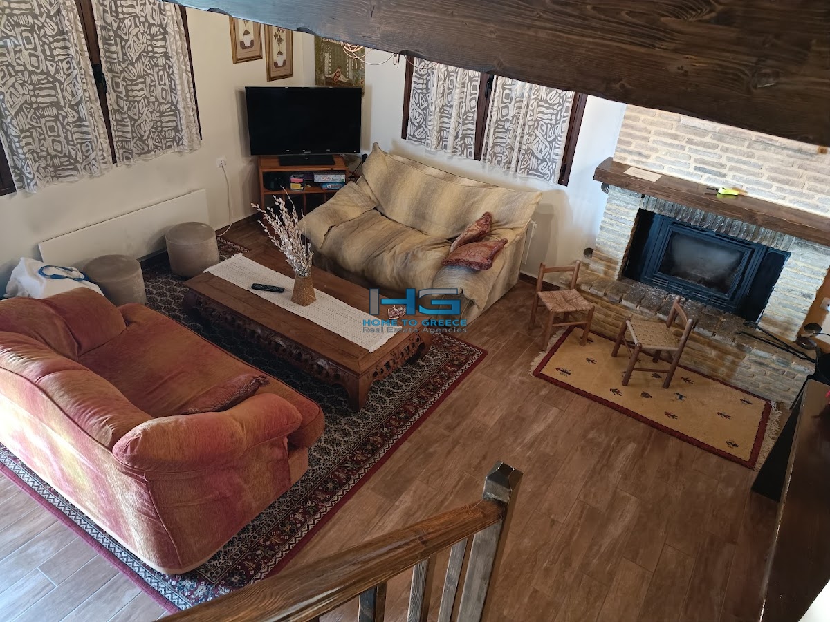 2 Ανεξάρτητες Μεζονέτες 79τ.μ. και 78τ.μ στη Μέση Συνοικία Τρίκαλων – Ξυλόκαστρο Ν. Κορινθίας