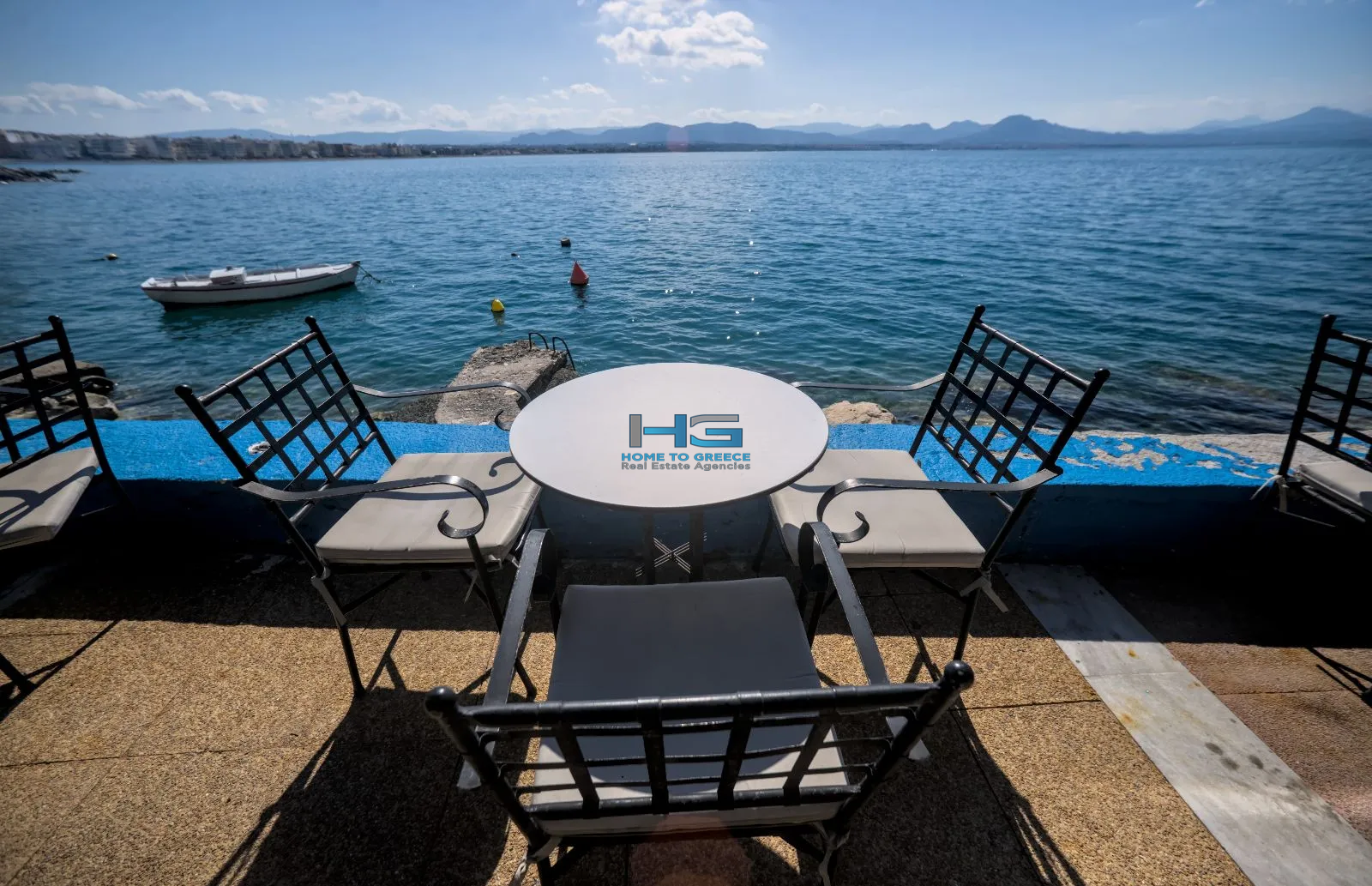 ΠΩΛΕΙΤΑΙ ΕΠΙΧΕΙΡΗΣΗ ΕΣΤΙΑΣΗΣ στο Λουτράκι , Εστιατόριο – cafe / lounge bar